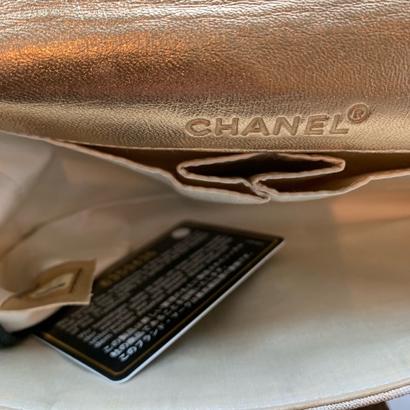 CHANEL 💛 Metallic Gold White Rectangular Convertible Clutch East West Flap Bag - Picture 8 of 17